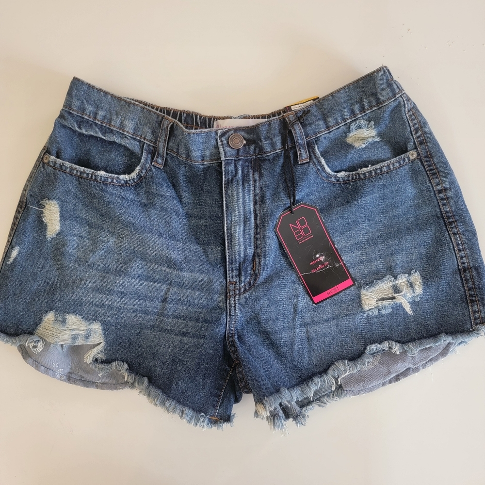 NWT No Boundaries Blue Distressed Denim Shorts Size 13 High-Rise Relaxed Fit